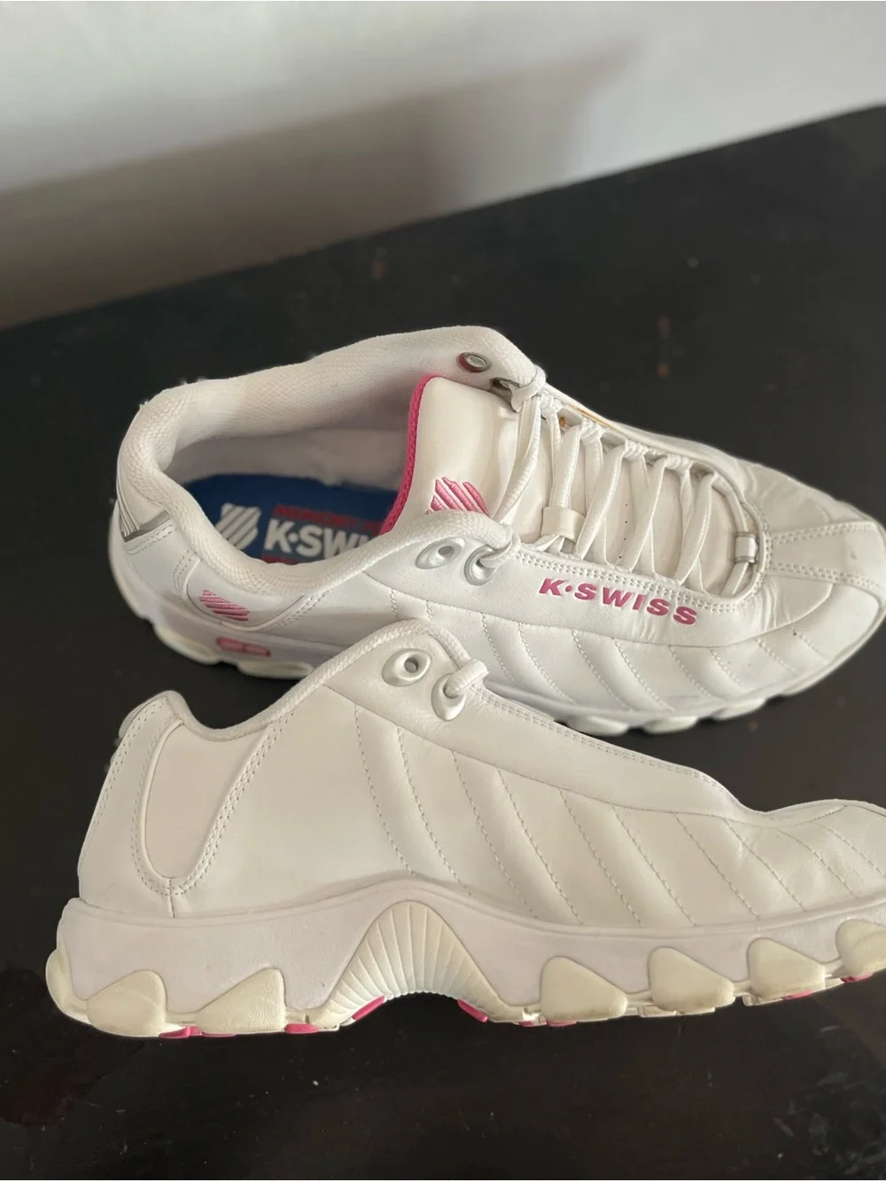 K-Swiss Women’s White Sneakers with Pink Logo Accent